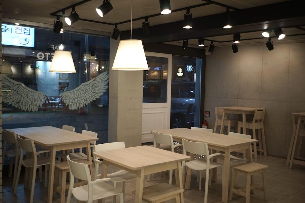 Creto Hotel Myeongdong Seoul Exteriör bild